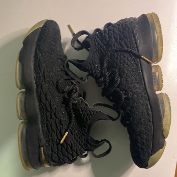 Nike LeBron 15 - Picture 6 of 7